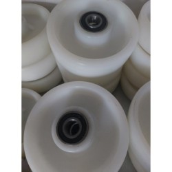 Koło fi. 200 mm tworzywowe , otwór 25mm, N: 750kg  / 60BN/25